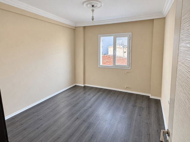SEYREK MERKEZE YAKIN ASANSÖRLÜ BALKONLU 2+1 DAİRE