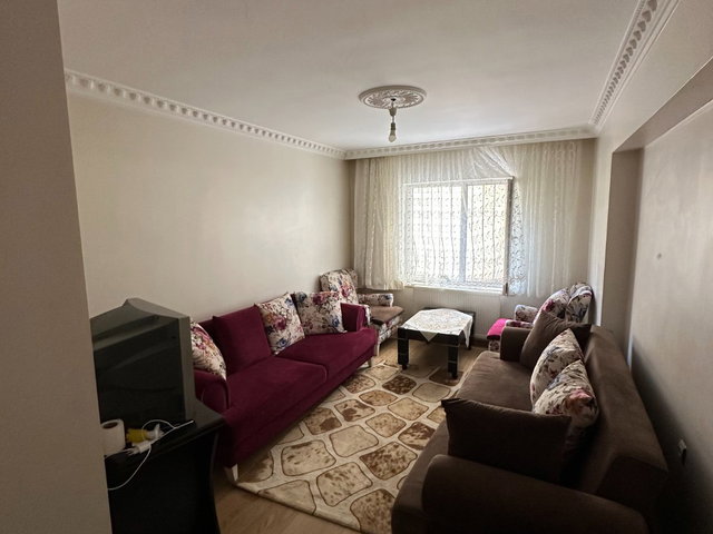 MAMAK KUTLU MAH. YENİ BİNADA GENİŞ EŞYALI 1+1 KİRALIK DAİRE