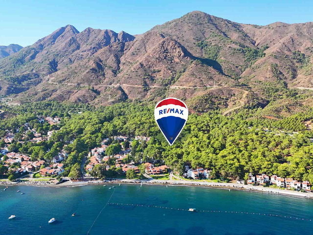 DATÇA AKTUR'DA DENİZE ÇOK YAKIN SATILIK BAHÇE KATI PAPATYA