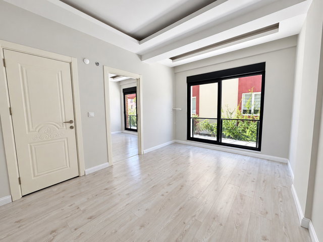 ŞAFAK MAHALLESİ HAVUZLU SİTE İÇERİSİNDE SATILIK 1+1 DAİRE