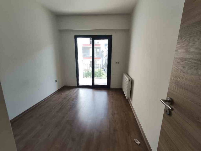 MENEMEN SEYREKTE ÜNİVERSİTEYE YAKIN KİRALIK 2+1 DAİRE