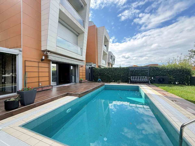 SİNPAŞ LAGÜN ÖZEL HAVUZLU 320 M² 5+1 İRİS TİPİ BAHÇE DUBLEKS
