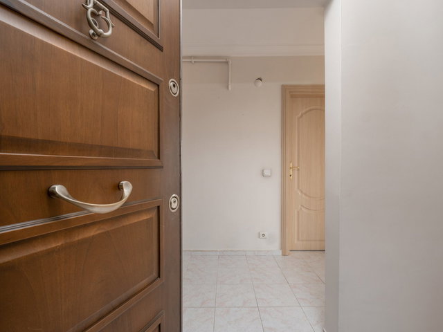 REMAX AREA DAN KÜKÜRTLÜ CADDE ÜZERI KIRALIK ARA KAT 3+1 DAIRE