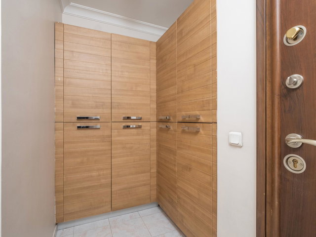 REMAX AREA DAN KÜKÜRTLÜ CADDE ÜZERI KIRALIK ARA KAT 3+1 DAIRE