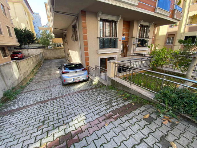 ATAŞEHİR İNÖNÜ MAH. KİRALIK 1+1 BAHÇE KATI .