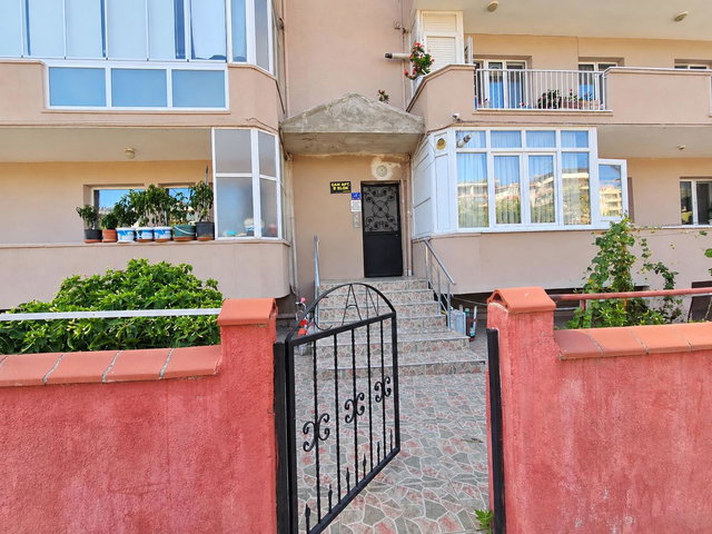 ÇANAKKALE MERKEZ TROYA CADDESİ SATILIK YENILENMİŞ 2+1 DAİRE