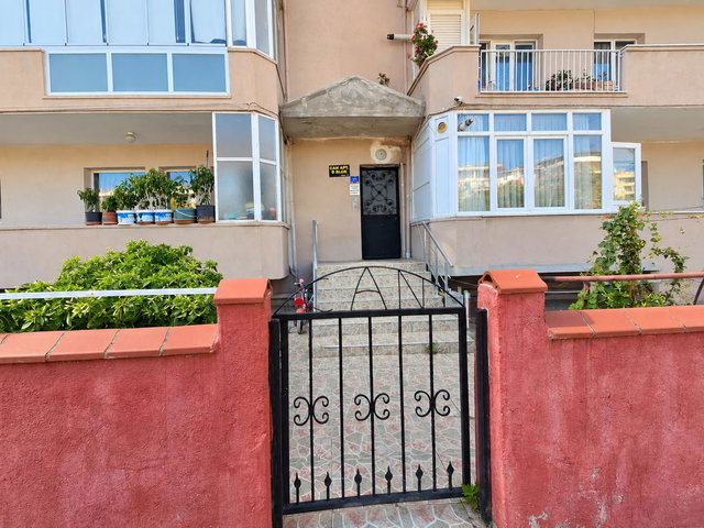 ÇANAKKALE MERKEZ TROYA CADDESİ SATILIK YENILENMİŞ 2+1 DAİRE