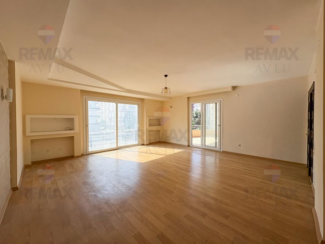 REMAX AVLU'DAN MEZİTLİ MENDERES’TE SİTE İÇİ KİRALIK 3+1
