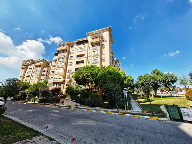 BAHÇEŞEHİR TOROS ADASINDA NET 164 M2 4+1 DAİRE