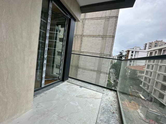 KADIKÖY GÖZTEPE BAĞDAT CADDESİNE 2. PARALEL ÖMERPAŞA’DA GENİŞ 2+1 BALKONLU KİRALIK