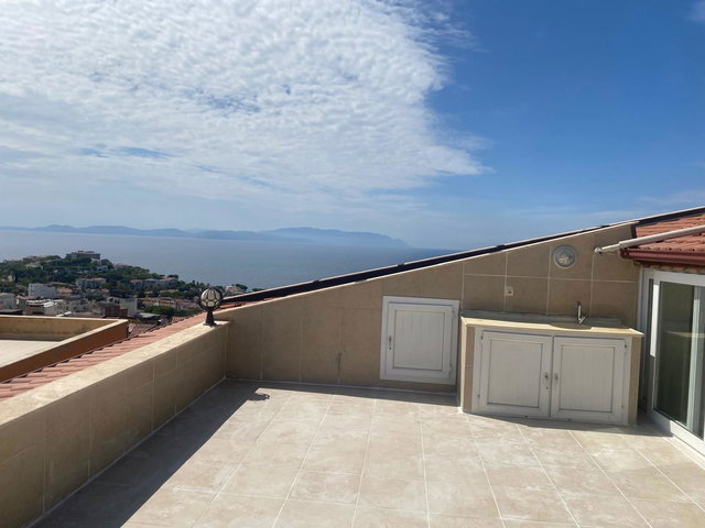 KADINLAR DENİZİ DENİZ MANZARALI ÇATI DUBLEKS 3,5+1 DAİRE