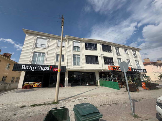REMAX DEM'DEN BAŞBAĞLAR MAH FIRSAT 3+1 DAİRE