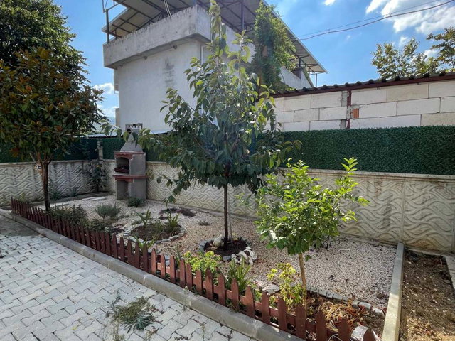 REMAX ADVANTAGE FADILLI'DA GÖL MANZARALI MÜSTAKİL BAHÇELİ 5+1 VİLLA