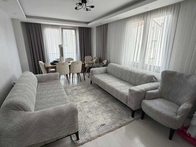 REMAX ANA CADDEYE ÇOK YAKIN İSKANLI FERAH 2+1 DAİRE
