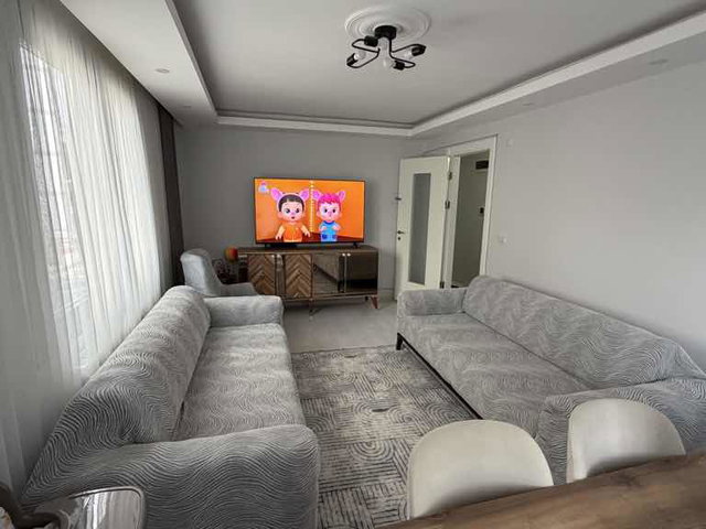 REMAX ANA CADDEYE ÇOK YAKIN İSKANLI FERAH 2+1 DAİRE