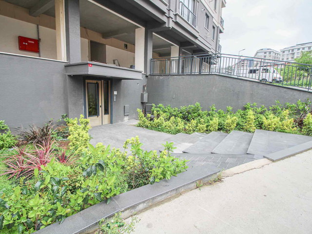 DENİZ VE MİLLET BAHÇESİ MANZARALI METROYA YAKIN 2+1 DAİRE