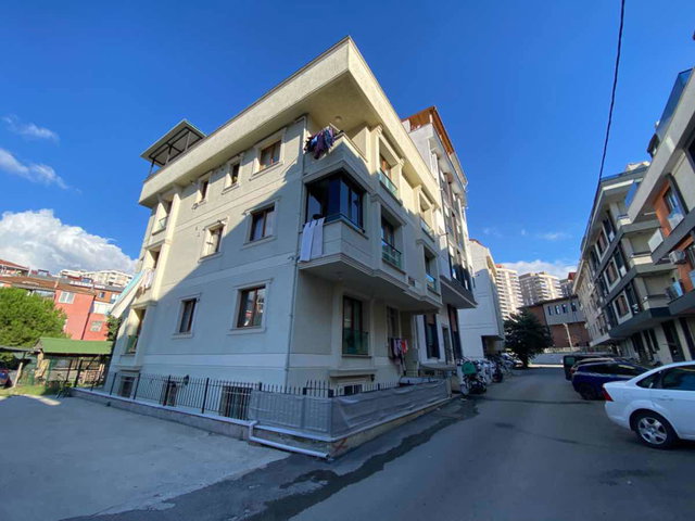 ÇEKMEKÖY MEHMET AKİF MAH. 3+1 GENİŞ ARAKAT SATILIK DAİRE