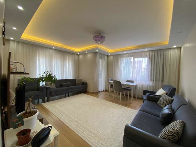 ÇEKMEKÖY MEHMET AKİF MAH. 3+1 GENİŞ ARAKAT SATILIK DAİRE