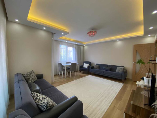 ÇEKMEKÖY MEHMET AKİF MAH. 3+1 GENİŞ ARAKAT SATILIK DAİRE
