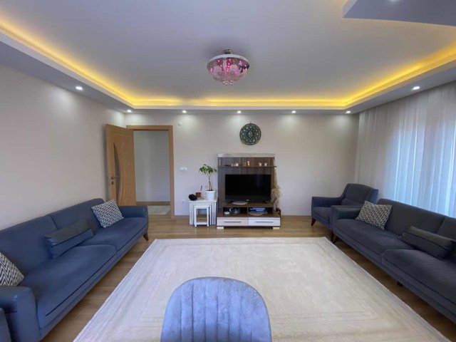 ÇEKMEKÖY MEHMET AKİF MAH. 3+1 GENİŞ ARAKAT SATILIK DAİRE