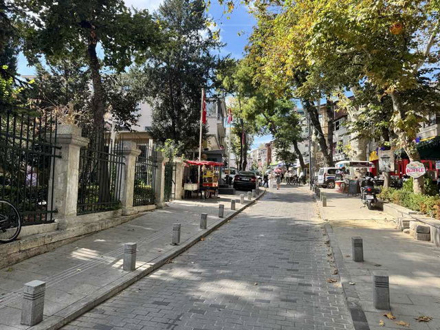 EMİRGAN BOĞAZ MANZARALI KATTA TEK 3+1 SATILIK DAİRE