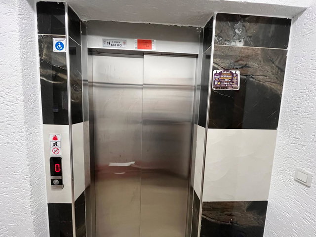 YENIBOSNADA YENI BINADA EBEVEYN BANYOLU 3+1 SATILIK DAIRE