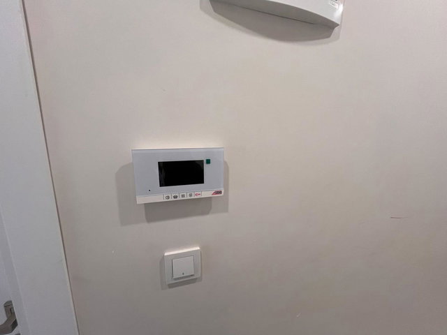 YENIBOSNADA YENI BINADA EBEVEYN BANYOLU 3+1 SATILIK DAIRE