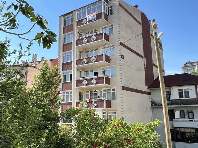 ANAYOL KENARI MERKEZİ KONUMLU ASANSÖRLÜ 3+1 SATILIK