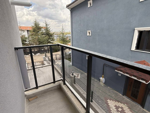 İNCEK'TE GÜNCEL KİRACILI SATILIK 1+1 DAİRE