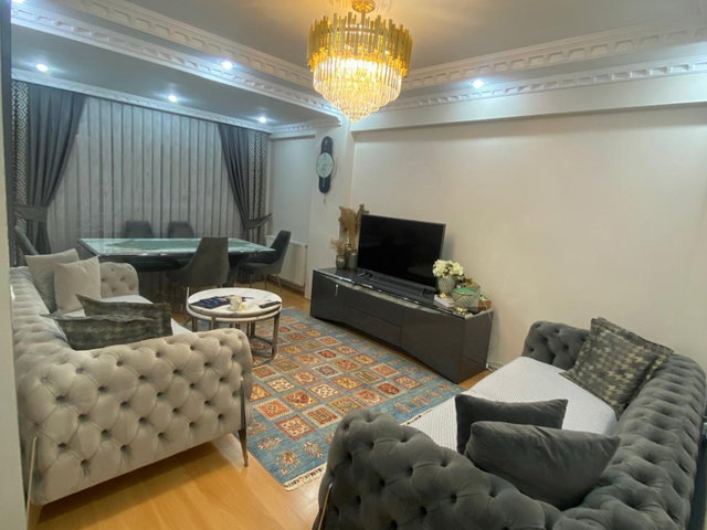ZEYTINBURNU NURIPAŞA MAHALLESI'NDE 2+1 SATILIK DAIRE