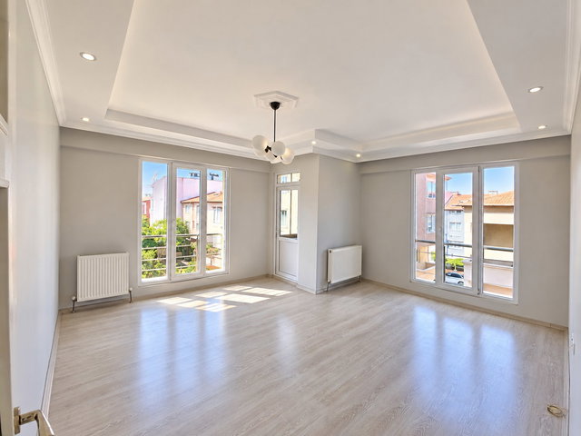 RE/MAX LAND’DEN KAPAKLI BAHÇELİEVLER MH.BOYALI, BAKIMLI ARAKAT 2+1 KİRALIK 100 M²