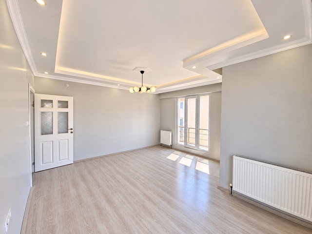 RE/MAX LAND’DEN KAPAKLI BAHÇELİEVLER MH.BOYALI, BAKIMLI ARAKAT 2+1 KİRALIK 100 M²