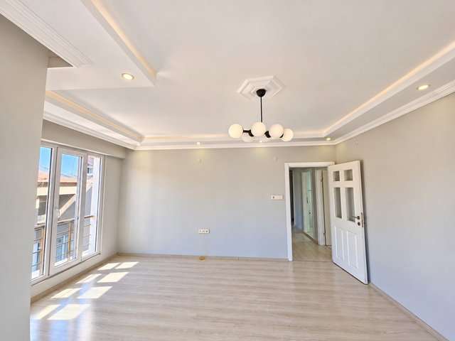 RE/MAX LAND’DEN KAPAKLI BAHÇELİEVLER MH.BOYALI, BAKIMLI ARAKAT 2+1 KİRALIK 100 M²