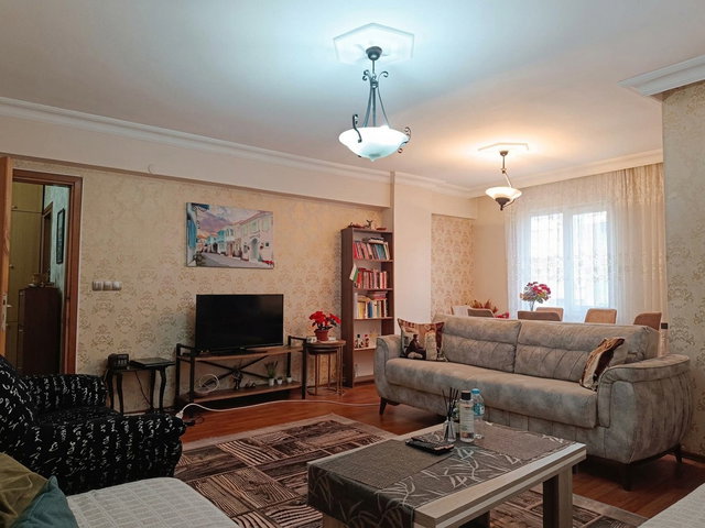 AVCILAR’DA 3+1 | 135 M² NET | BALKONLU | DOĞALGAZ KOMBİLİ | EŞYASIZ KİRALIK DAİRE