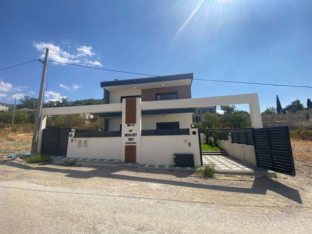 BUCA KAYNAKLAR SATILIK YENI MÜSTAKIL VILLA
