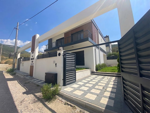 BUCA KAYNAKLAR SATILIK YENI MÜSTAKIL VILLA