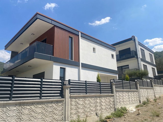 BUCA KAYNAKLAR SATILIK YENI MÜSTAKIL VILLA