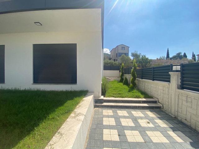 BUCA KAYNAKLAR SATILIK YENI MÜSTAKIL VILLA