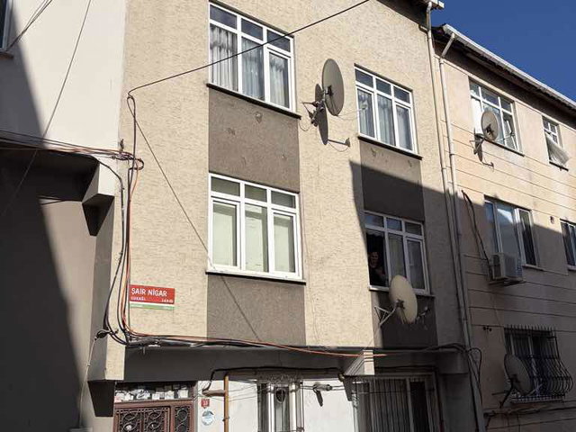 NURTEPE’DE ÇİFT CEPHELİ 2+1 BALKONLU ARA KAT DAİRE
