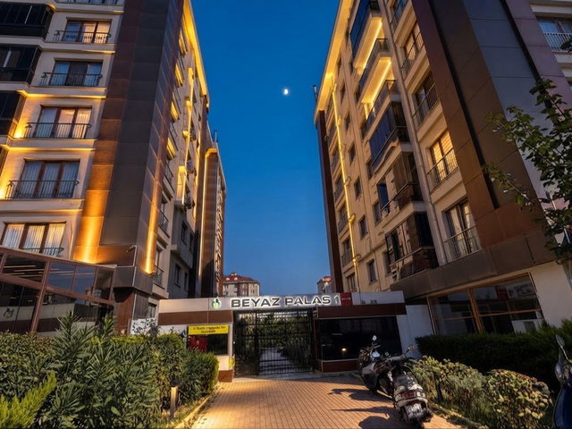 BEYAZ PALAS ADNAN KAHVECİ SATILIK DAİRE 3+1 HAVUZ VE PEYZAJ MANZ