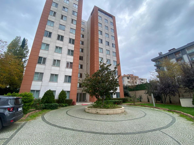 ADANUSPARK SİTESİNDE GÜNEY CEPHELİ SATILIK BOŞ DAİRE