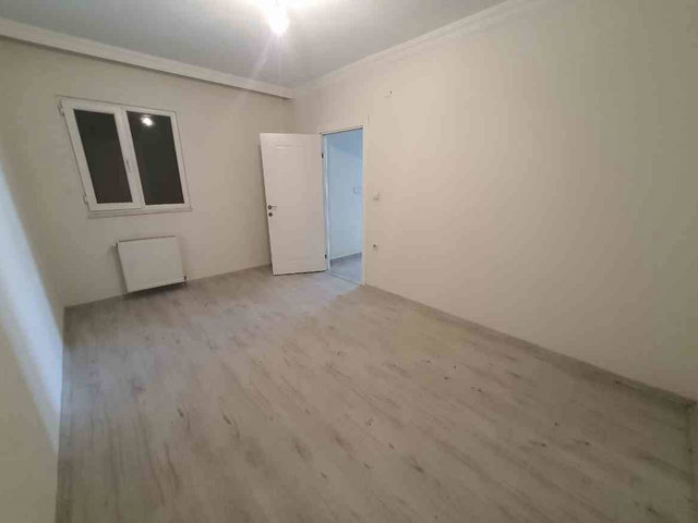 REMAX DOĞU'DAN VALİLİK KARŞISINDA KİRALIK 3+1 ARA KAT DAİRE
