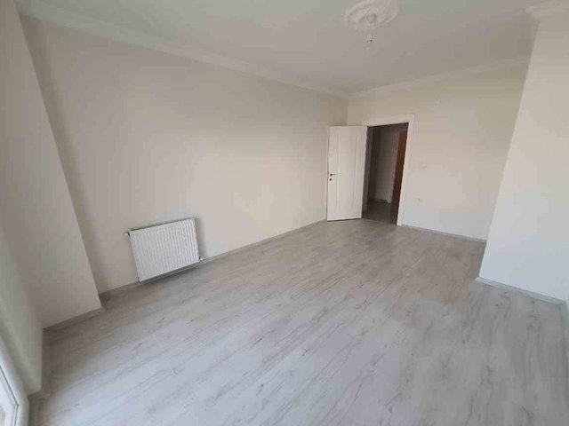 REMAX DOĞU'DAN VALİLİK KARŞISINDA KİRALIK 3+1 ARA KAT DAİRE