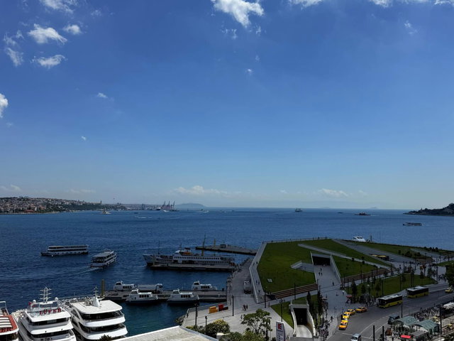 334M2 PANORAMİK BOĞAZ MANZARALI VE KAPALI OTOPARKLI 3.5+1 DAİRE