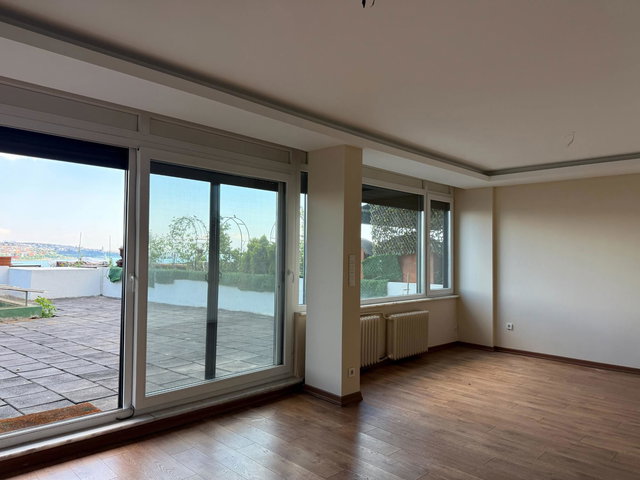 334M2 PANORAMİK BOĞAZ MANZARALI VE KAPALI OTOPARKLI 3.5+1 DAİRE