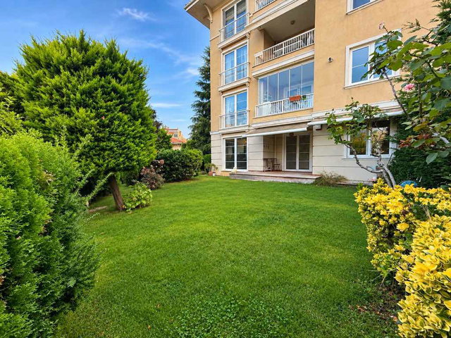 ￼ESTON KANDİLLİ EVLERİNDE GENİŞ BAHÇELİ KİRALIK 3+1 DAİRE