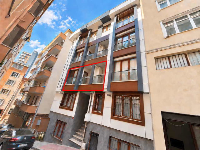 İZZETPAŞA KOÇ SOKAK’TA 6 YILLIK BİNADA 2. KAT 1+1 KİRALIK DAİRE
