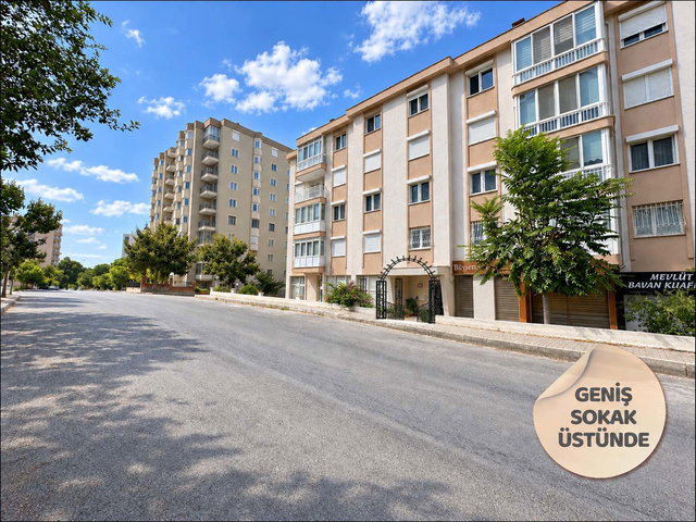 METROYA OTOBÜSE 100 METRE MESAFEDE GENİŞ AYDINLIK 3+1 DAİRE
