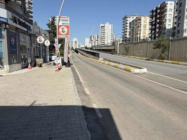 RE/MAX OVA’DAN ADANA SEYHAN TELLİDERE MH.KİRALIK 3+1 DAİRE

ALPARSLAN TÜRKEŞ BULVARI ÜZERİ | İKİZ