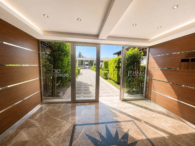 ÖZLEM KILIÇ REMAX - MAHAL ADA SANCAKTEPE ' DE BOYALI HAVUZ MANZ.